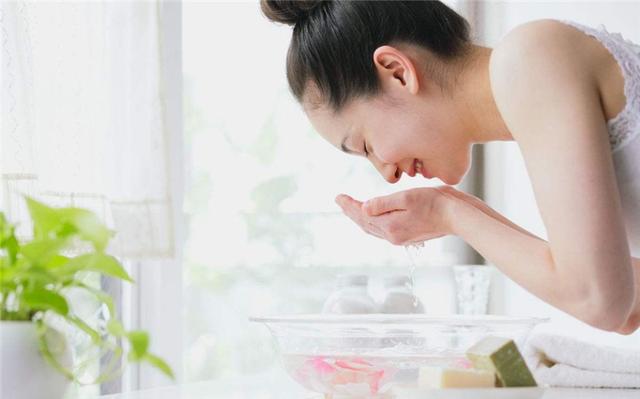 蛋蛋面膜效果怎么样？肌肤补水更显通透
