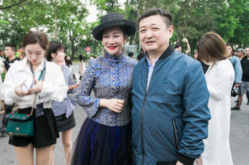 台前幕后，子依深圳时装周三大看点