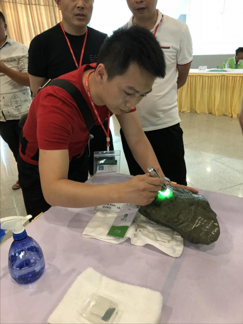 翡翠严品APP与太平洋保险达成战略合作，真正让用户放心买翡翠！