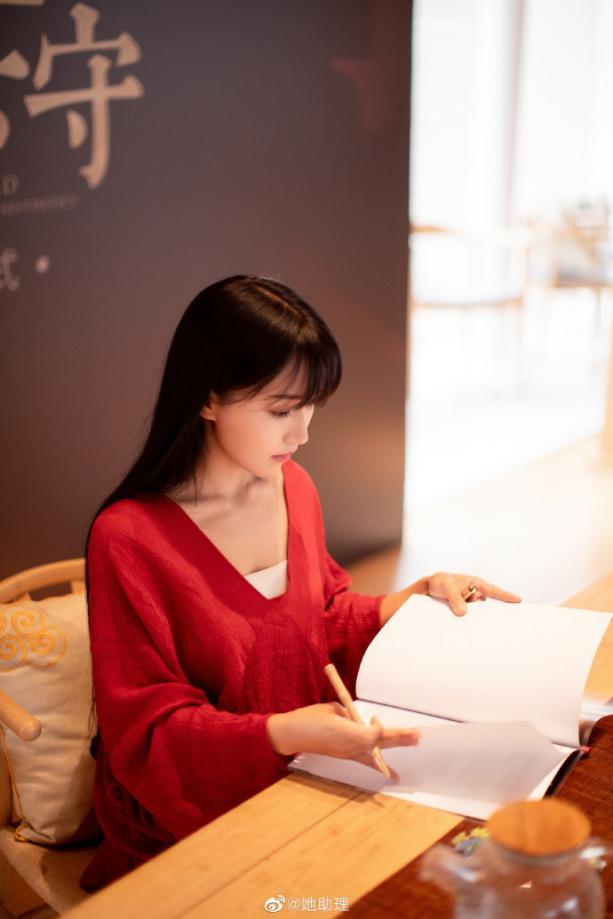 李子柒和国家宝藏在京举行IP合作签约活动 让传统文化“活”出新姿态