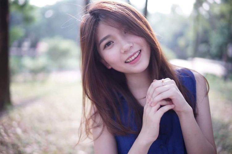 令人一见钟情的女生原来都有着这4个特质