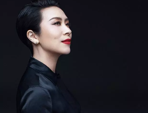 苏大强想娶的女人，撞脸海清肌肤保养得当