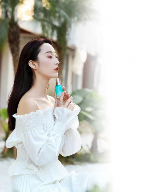倩优源ALPS小蓝瓶精华：预算不足也能拥有大牌效果的抗初老精华