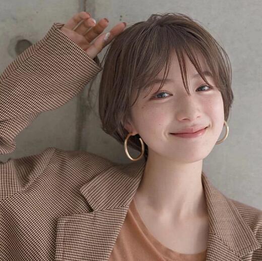 别急着修刘海！刚好在眉眼间最时髦！日本正流行的微长浏海整理术必须参考