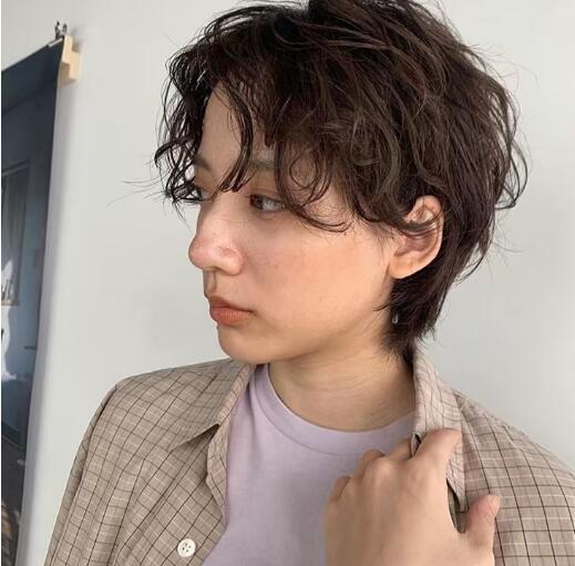 别急着修刘海！刚好在眉眼间最时髦！日本正流行的微长浏海整理术必须参考