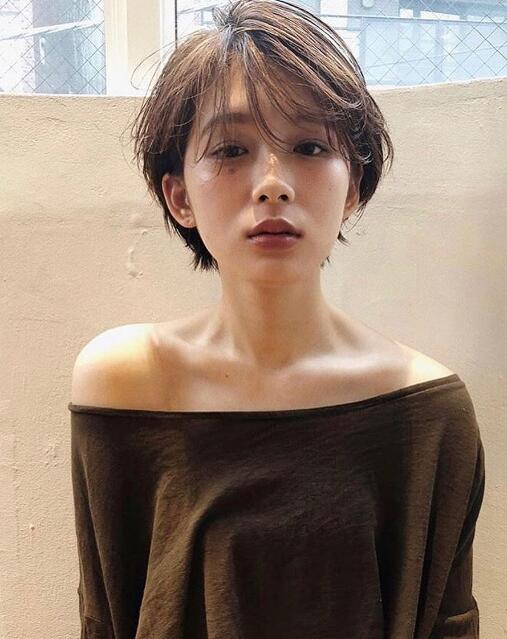 别急着修刘海！刚好在眉眼间最时髦！日本正流行的微长浏海整理术必须参考