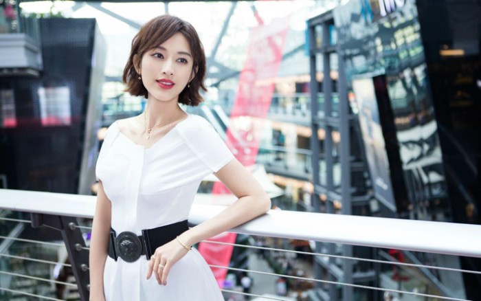 女一出道爱用SEAYEO大排灯护肤的高颜值女演员，为什么一直不红？