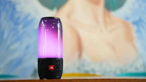 JBL“大灯泡”强势碾压B&O“小圆饼”和BOSE“提水桶”