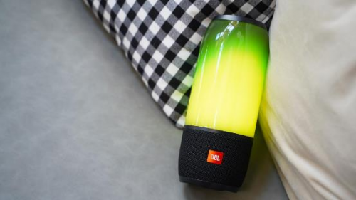 JBL“大灯泡”强势碾压B&O“小圆饼”和BOSE“提水桶”