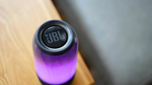 JBL“大灯泡”强势碾压B&O“小圆饼”和BOSE“提水桶”