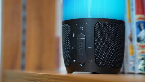 JBL“大灯泡”强势碾压B&O“小圆饼”和BOSE“提水桶”