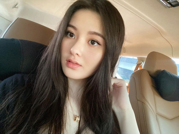孙芸芸女儿传授“不吹干”护发术网赞：美貌超吸睛