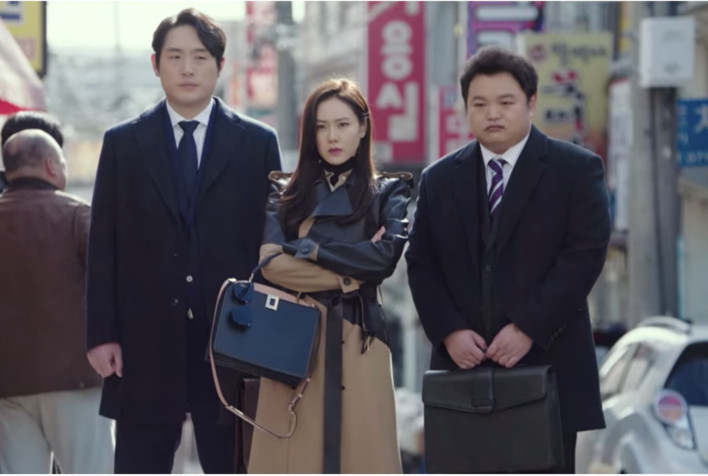 朴信惠直播带货“韩剧女主夯包”欧阳娜娜也背同款拼输赢