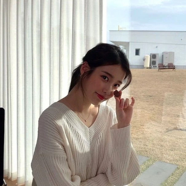 IU、朴信惠的“韩系马尾”超少女！掌握简单小技巧轻松变换三种绑法
