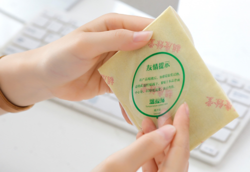 老字号的新“玩意”，面膜质地，还能止痛，这样的膏贴你见过吗？