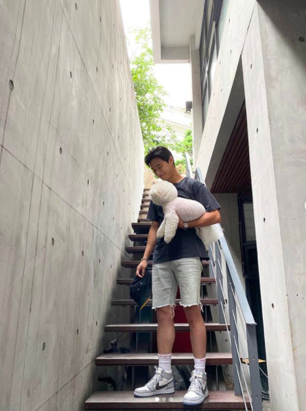 两大男神谁更潮？李敏镐难得晒鞋却输在速度朴叙俊早已换上最新款