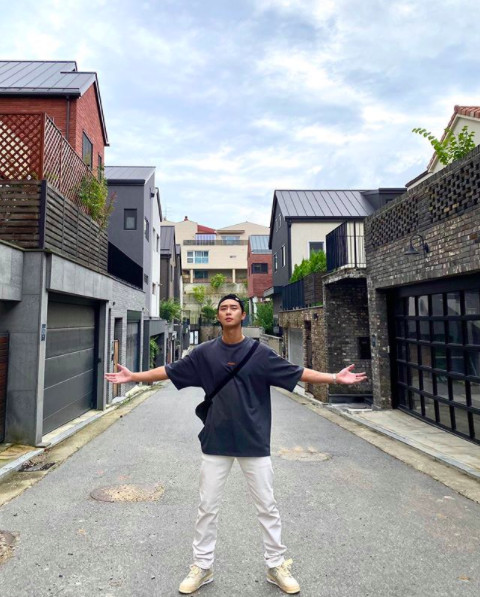 两大男神谁更潮？李敏镐难得晒鞋却输在速度朴叙俊早已换上最新款