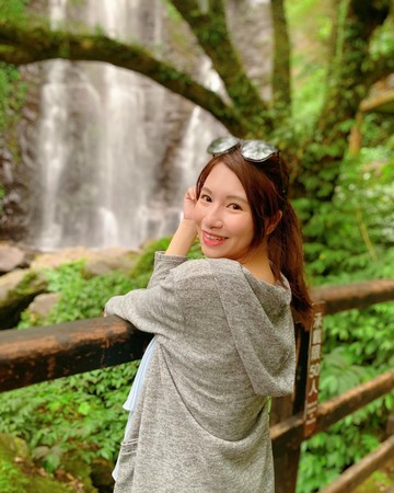 没有spotlight也自带光圈！PS美美妍素颜修修霜淡妆出门照样明亮动人