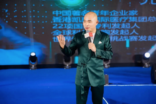 凯丽创造又一新世界纪录 世界最多丰胸手术直播的医院
