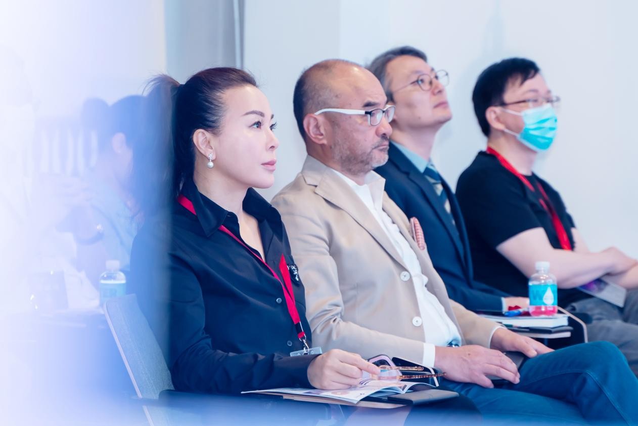 美国强生灵感鱼骨线新品发布授牌&培训在柏荟医疗成功举行