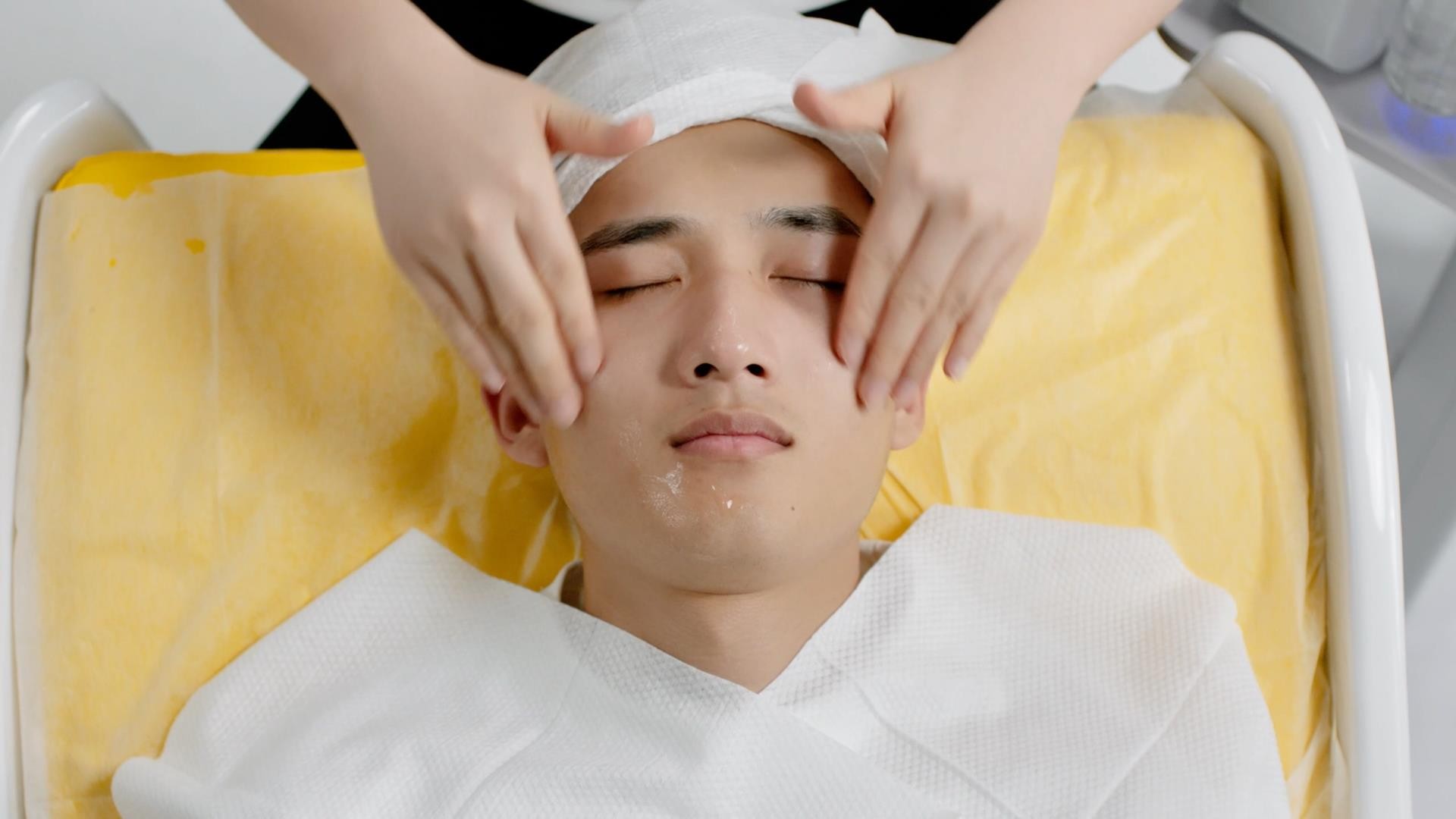 洗脸猫:拒绝套路化营销,以“透明化服务”回归美容体验本身