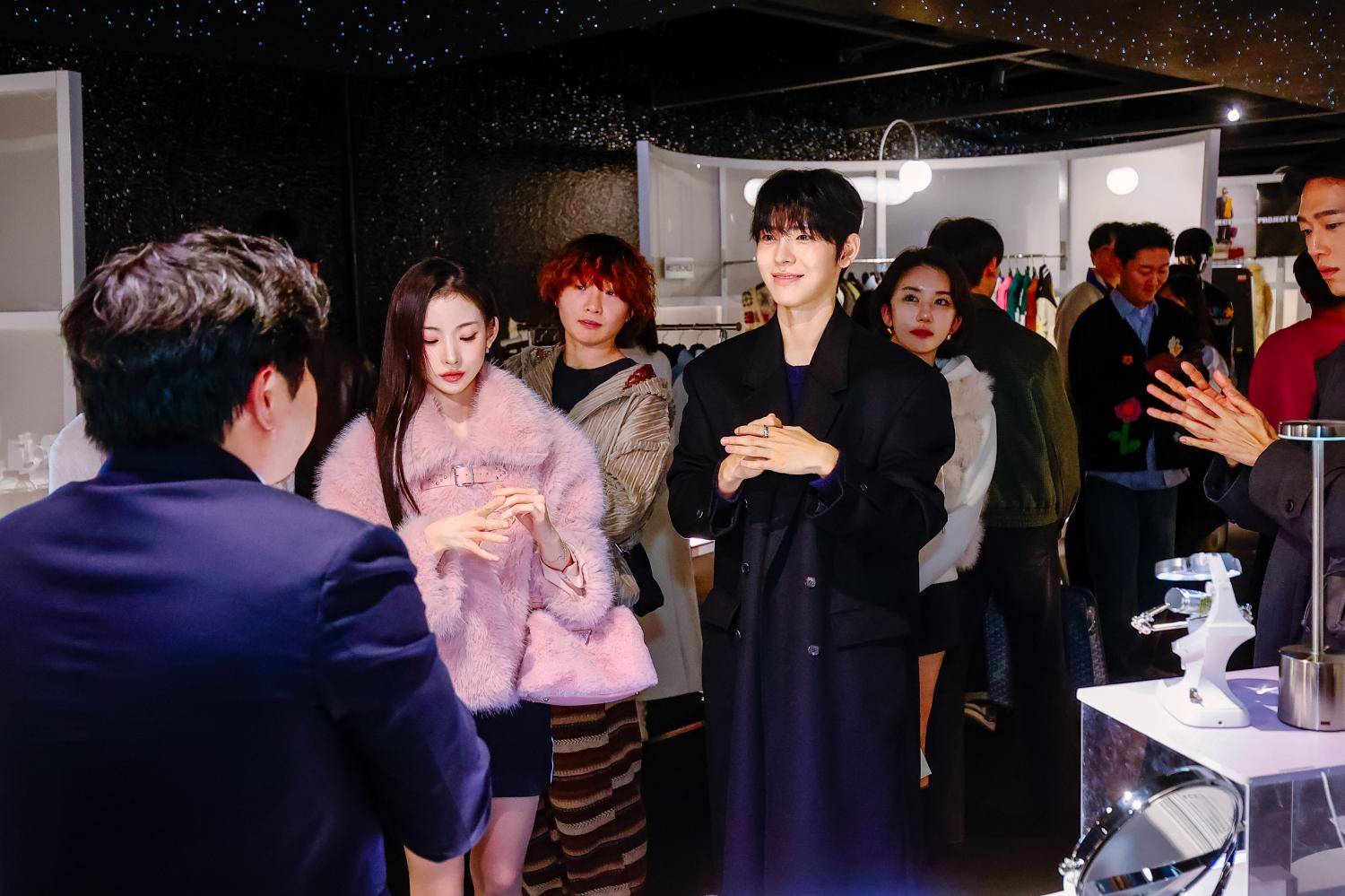 上海圣和圣韩国馆“诗意宇宙”快闪活动启幕：以IP化运营推动中韩时尚产业生态跃迁